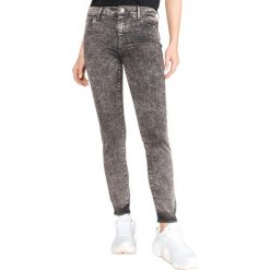 TWINSET Dżinsy Szary. Szare jeansy damskie Twinset, bez wzorów, z elastanu. Za 797,95 zł.