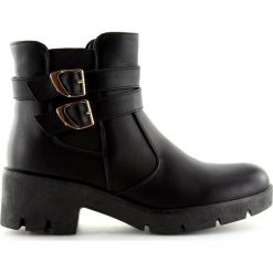 Botki na grubej podeszwie czarne HY-54 Black. Czarne botki damskie ButyModne, ze skóry ekologicznej, rockowe, bez obcasa, na platformie, na zamek. Za 118,80 zł.