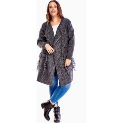 Sweter z kieszeniami szary. Szare swetry damskie N/A, xxl, bez wzorów, bez rękawów, bez kaptura. Za 126,92 zł.