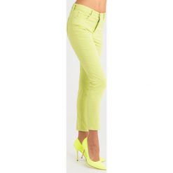 JEANSY armani exchange. Szare jeansy damskie Armani Exchange, z aplikacjami, z jeansu. Za 509,00 zł.