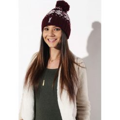 Czapka Zimowa Damska Flake Bordowa. Czerwone czapki damskie Edward Orlovski, na zimę, bez wzorów. Za 55,00 zł.