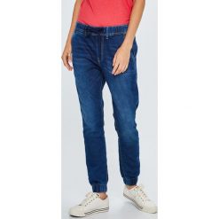 Pepe Jeans - Jeansy Cosie. Niebieskie jeansy damskie marki Pepe Jeans. W wyprzedaży za 239,90 zł.