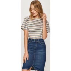 Pepe Jeans - T-shirt Camile. Czerwone bluzki damskie Pepe Jeans, s, bez wzorów, z bawełny, casualowe, z okrągłym kołnierzem, z krótkim rękawem. W wyprzedaży za 179,90 zł.