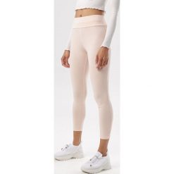 Jasnoróżowe Legginsy Araseise. Różowe legginsy damskie Born2be, s, bez wzorów. W wyprzedaży za 59,99 zł.