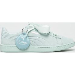 Puma - Buty Vikky v2 Ribbon. Fioletowe buty sportowe damskie Puma, bez wzorów, ze skóry, sportowe. W wyprzedaży za 199,90 zł.