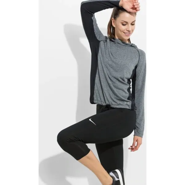 Under Armour Bluza Threadborne Train Hoo , szary, rozmiar XL. Szare bluzy damskie Under Armour, xl, bez wzorów, z materiału, bez rękawów, z kapturem. W wyprzedaży za 109,99 zł.
