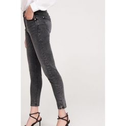 Jeansy slim ze średnim stanem - Szary. Szare jeansy damskie Reserved. Za 99,99 zł.