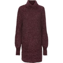 Sukienka dzianinowa z szenili: must have bonprix oberżyna. Fioletowe sukienki damskie bonprix, bez wzorów, z dzianiny, bez kołnierzyka, bez rękawów. Za 109,99 zł.