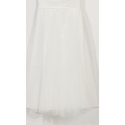 Kopertowa sukienka midi BRIDAL -. Sukienki damskie Mohito, s, bez wzorów, bez kołnierzyka, bez rękawów, midi, kopertowe. Za 449,99 zł.