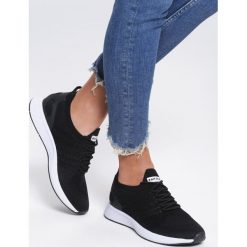 Czarne Buty Sportowe Feelings. Czarne buty sportowe damskie Renee, bez wzorów, sportowe. Za 119,99 zł.