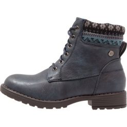 XTI Botki sznurowane navy. Niebieskie buty zimowe damskie marki Xti, z materiału, na sznurówki. W wyprzedaży za 148,85 zł.