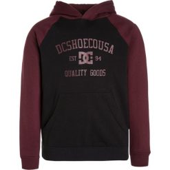 DC Shoes HEADPHASE RAGLAN Bluza z kapturem black. Czarne bluzy męskie z kapturem DC Shoes, z bawełny. W wyprzedaży za 167,20 zł.