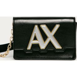 Armani Exchange - Torebka. Czarne listonoszki damskie Armani Exchange, w paski, z poliesteru, na ramię, małe, z aplikacjami. Za 589,90 zł.