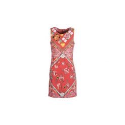 Sukienki krótkie Desigual LISA. Różowe sukienki damskie Desigual, bez wzorów, bez kołnierzyka, z krótkim rękawem, krótkie, mini. Za 439,00 zł.