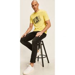 Armani Exchange - Jeansy J13. Czarne jeansy męskie Armani Exchange, bez wzorów. Za 559,90 zł.