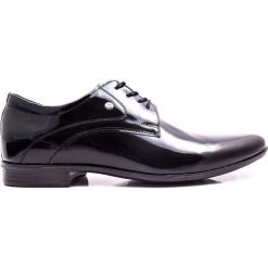 Czarne lakierki - buty wizytowe Modini T93. Czarne buty wizytowe męskie Modini Moda Męska, ze skóry, bez zapięcia. W wyprzedaży za 269,10 zł.