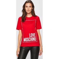 Love Moschino - T-shirt. Białe bluzki damskie Love Moschino, m, z nadrukiem, z bawełny, z okrągłym kołnierzem. W wyprzedaży za 269,90 zł.