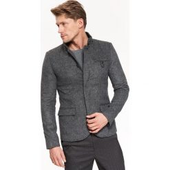 Marynarka okryciowa z odpinanym panelem wewnętrzym. Szare marynarki męskie Top Secret, na zimę, m, bez wzorów, z tkaniny, eleganckie. W wyprzedaży za 139,99 zł.