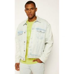 Kurtka jeansowa TOMMY HILFIGER LEWIS HAMILTON Bleached Trucker MW0MW13368. Niebieskie kurtki męskie TOMMY HILFIGER, m, bez wzorów, z bawełny, bez kaptura. Za 899,00 zł.