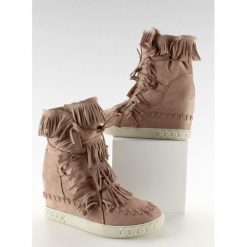 Zamszowe sneakersy różowe DAYNA. Różowe buty sportowe damskie FunKee.pl, z zamszu. Za 109,99 zł.