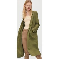 Długi płaszcz - Khaki. Brązowe płaszcze damskie Cropp, s, bez wzorów, długie. W wyprzedaży za 35,99 zł.