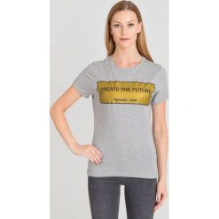 T-SHIRT TRUSSARDI JEANS. Szare t-shirty damskie Trussardi Jeans, xl, z nadrukiem, z bawełny, z okrągłym kołnierzem. Za 94,50 zł.
