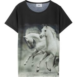 T-shirt z fotodrukiem bonprix czarny. Czarne bluzki dziewczęce bonprix, bez wzorów, z okrągłym kołnierzem, bez rękawów, bez kaptura. Za 34,99 zł.