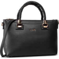 Torebka LIU JO - M Satchel NA0004 E0017 Nero 22222. Czarne torebki klasyczne damskie Liu Jo, bez wzorów, ze skóry ekologicznej, klasyczne, bez dodatków. W wyprzedaży za 449,00 zł.