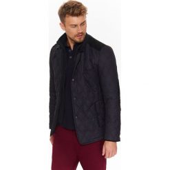 KURTKA MĘSKA O KROJU MARYNARKI Z ŁĄCZONYCH TKANIN Z WEWNĘTRZNYM PANELEM ZE STÓJKĄ. Czarne marynarki męskie Top Secret, na zimę, m, eleganckie. Za 119,99 zł.
