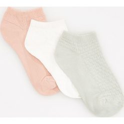 Stopki z bawełny organicznej 3 pack - Kremowy. Białe skarpetki damskie Reserved, bez wzorów, z bawełny. Za 24,99 zł.