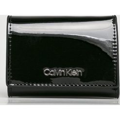 Calvin Klein - Portfel. Czarne portfele damskie Calvin Klein, z materiału. Za 229,90 zł.