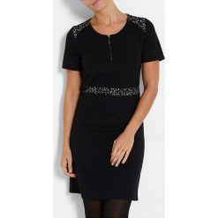 Sukienka w kolorze czarnym. Czarne sukienki damskie Jacqueline Riu, bez wzorów, klasyczne, z okrągłym kołnierzem, bez rękawów, mini. W wyprzedaży za 86,95 zł.