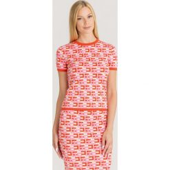SWETER Elisabetta Franchi. Różowe swetry damskie Elisabetta Franchi, bez wzorów, z dzianiny, bez rękawów, bez kaptura. Za 789,00 zł.