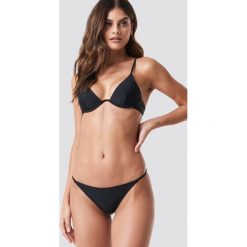 NA-KD Swimwear Dół bikini z cienkim paseczkiem - Black. Czarne bikini NA-KD Swimwear. Za 32,00 zł.