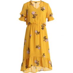 MbyM LUISA Sukienka letnia mustard. Żółte sukienki damskie letnie marki mbyM, z poliesteru. Za 419,00 zł.