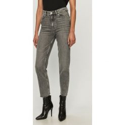 Only - Jeansy Emily. Szare jeansy damskie ONLY, z podwyższonym stanem. Za 169,90 zł.