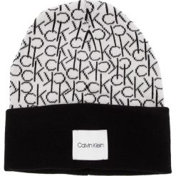 Czapka CALVIN KLEIN - Ck Knitted Beanie W K60K604722 101. Białe czapki zimowe damskie Calvin Klein, z bawełny. Za 159,00 zł.