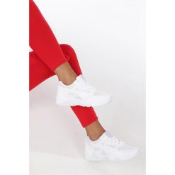 Białe Buty Sportowe Sneakersy Sznurowane Casu Wl-9. Białe buty sportowe damskie Casu. Za 59,99 zł.
