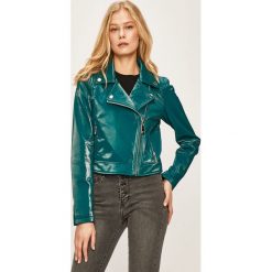 Guess Jeans - Ramoneska. Czarne kurtki damskie Guess Jeans, s, z aplikacjami, z poliesteru, krótkie. Za 739,90 zł.