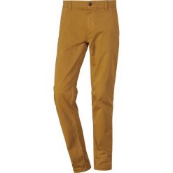 BOSS CASUAL Chinosy rust/copper. Czerwone chinosy męskie BOSS Casual, z bawełny. Za 419,00 zł.