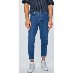 Review - Jeansy Dad. Niebieskie jeansy męskie marki Review. W wyprzedaży za 119,90 zł.