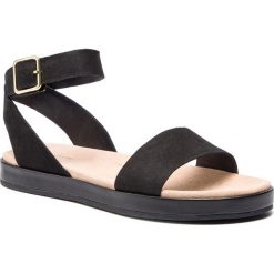 Sandały CLARKS - Botanic Ivy 261413504 Black Nubuck. Czarne klapki damskie marki Clarks, bez wzorów, ze skóry, bez obcasa. Za 349,00 zł.