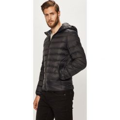 Jack & Jones - Kurtka puchowa. Czarne płaszcze męskie Jack & Jones, xl, bez wzorów, z poliesteru, krótkie, z kapturem. W wyprzedaży za 319,90 zł.