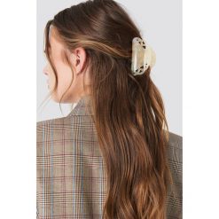 NA-KD Accessories Ozdobna klamra do włosów - Beige. Brązowe ozdoby do włosów marki NA-KD Accessories. Za 32,00 zł.