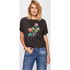 Levi's - T-shirt. Czarne bluzki damskie Levi's®, s, z nadrukiem, z bawełny, z okrągłym kołnierzem. W wyprzedaży za 69,90 zł.