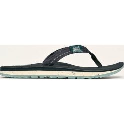 Jack Wolfskin - Japonki Beachster. Pomarańczowe klapki damskie Jack Wolfskin, bez wzorów, z materiału, bez obcasa, na obcasie. W wyprzedaży za 149,90 zł.