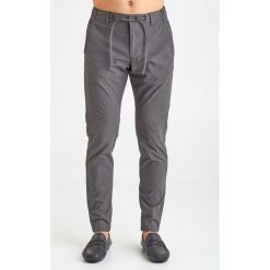 SPODNIE Joop! Jeans. Szare spodnie męskie JOOP! Jeans, na imprezę, m, z aplikacjami, z jeansu. W wyprzedaży za 489,13 zł.