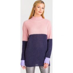 GOLF EMPORIO ARMANI. Różowe swetry damskie Emporio Armani, bez wzorów, z dzianiny, bez rękawów, bez kaptura. Za 749,40 zł.