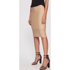 Marciano Guess - Spódnica. Brązowe spódniczki damskie MARCIANO GUESS, s, z aplikacjami, z elastanu, midi, ołówkowe. Za 679,90 zł.