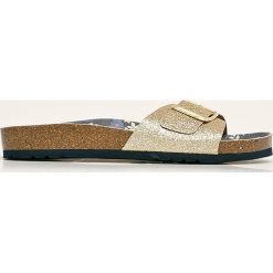 Pepe Jeans - Klapki Oban Battia. Żółte klapki damskie Pepe Jeans, bez wzorów, z jeansu, bez obcasa, na obcasie. Za 219,90 zł.